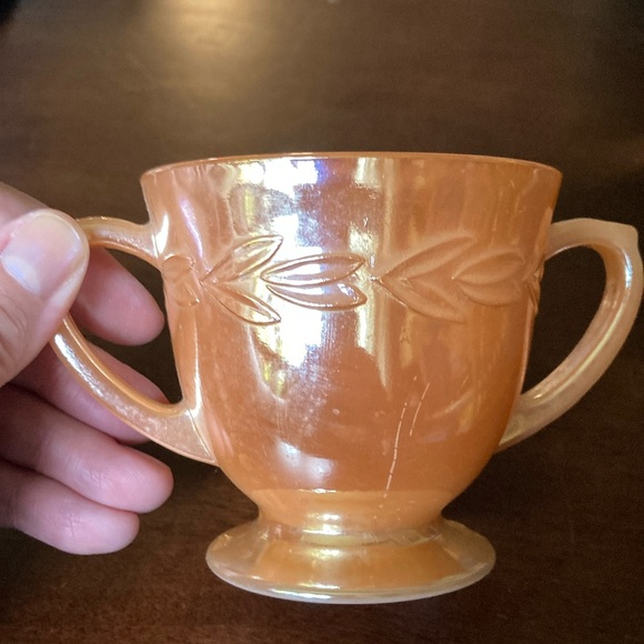 Vintage Fire King Peach Lustre Laurel Pattern sugar bowl & creamer Set - Picture 2 of 10